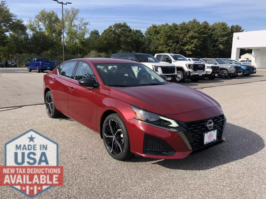2025 Nissan Altima SR photo 1