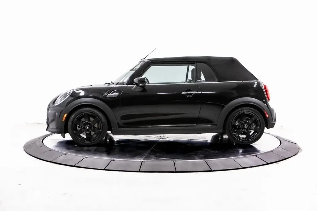 2022 Mini Cooper Convertible S photo 1