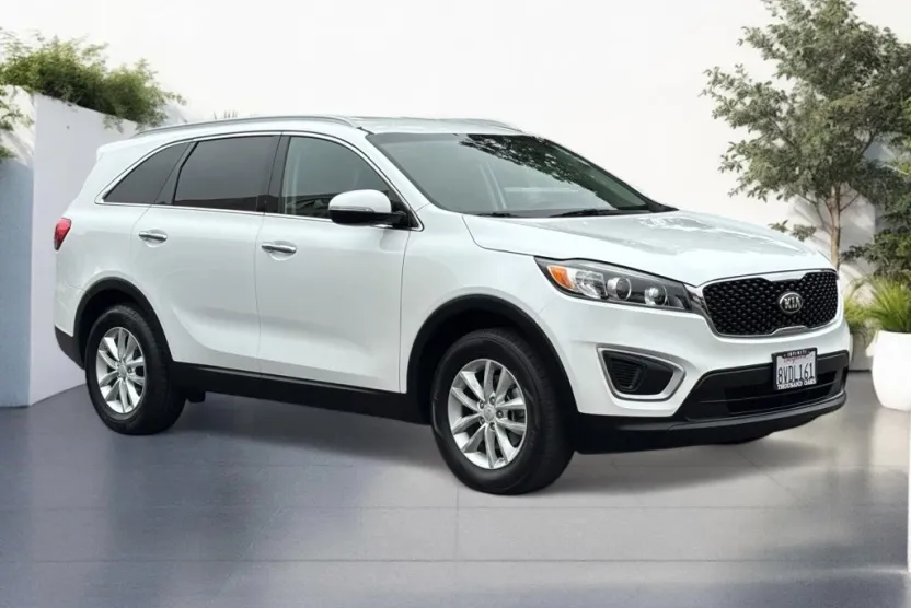 2018 Kia Sorento LX photo 1