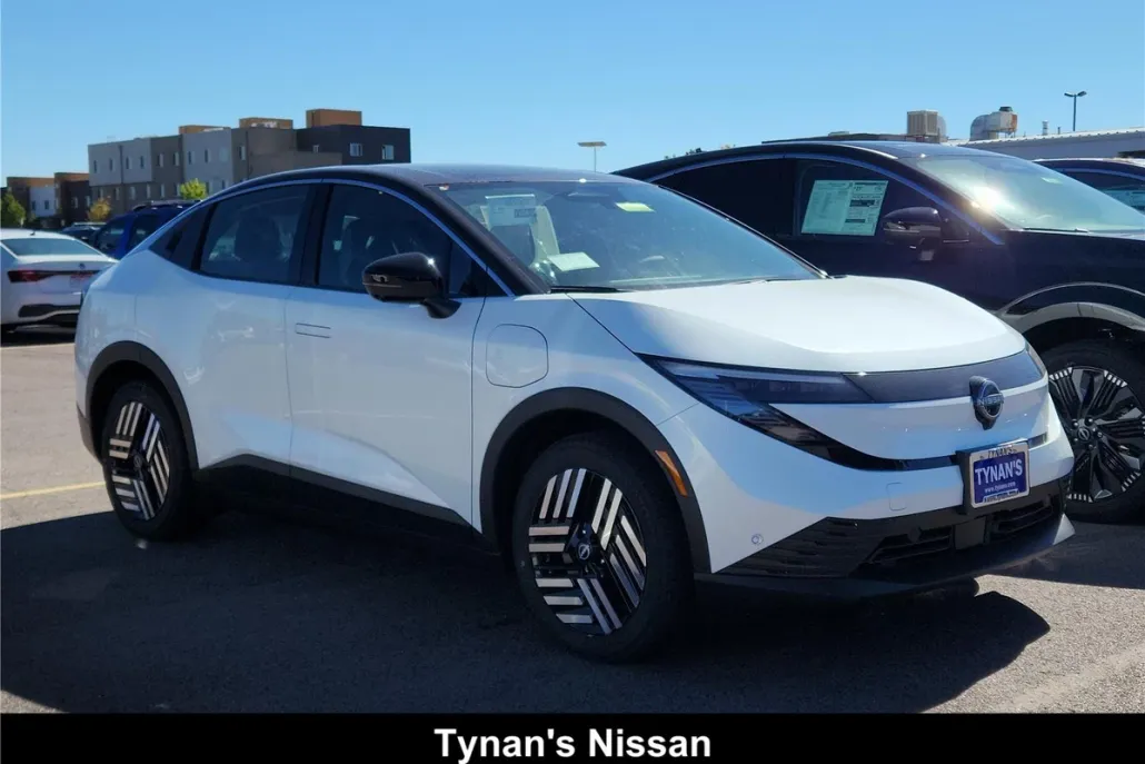 2026 Nissan Leaf SV photo 1