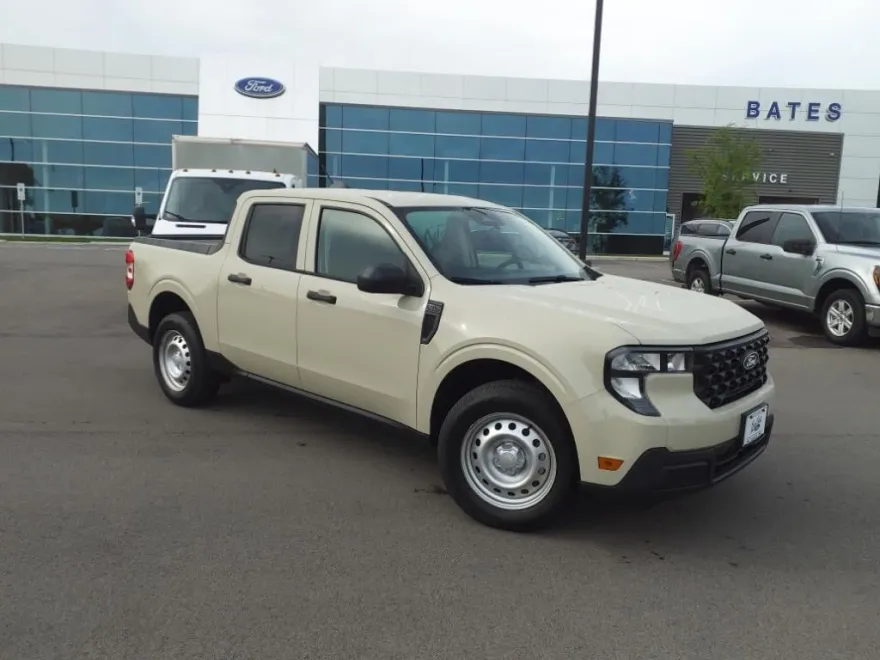 2025 Ford Maverick XL photo 1