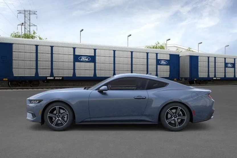 2025 Ford Mustang EcoBoost photo 1