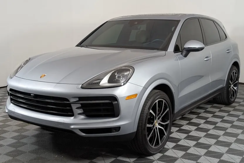2023 Porsche Cayenne Platinum Edition photo 1