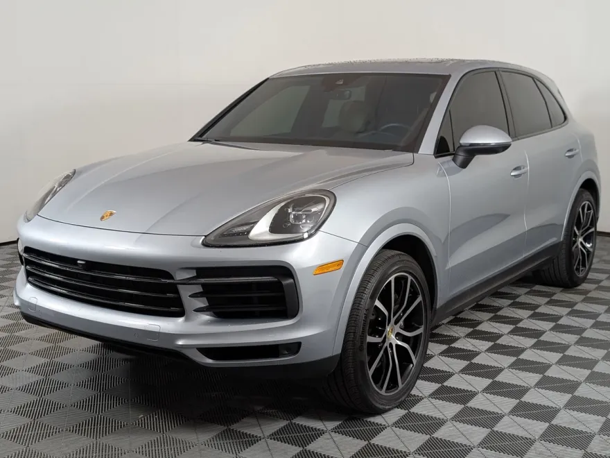 2023 Porsche Cayenne Platinum Edition photo 1