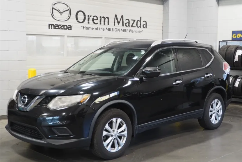 2016 Nissan Rogue SV photo 1