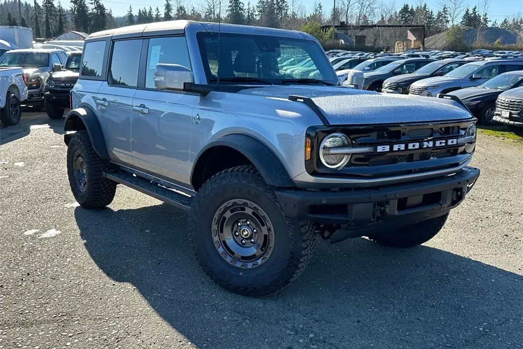 2024 Ford Bronco Outer Banks photo 1