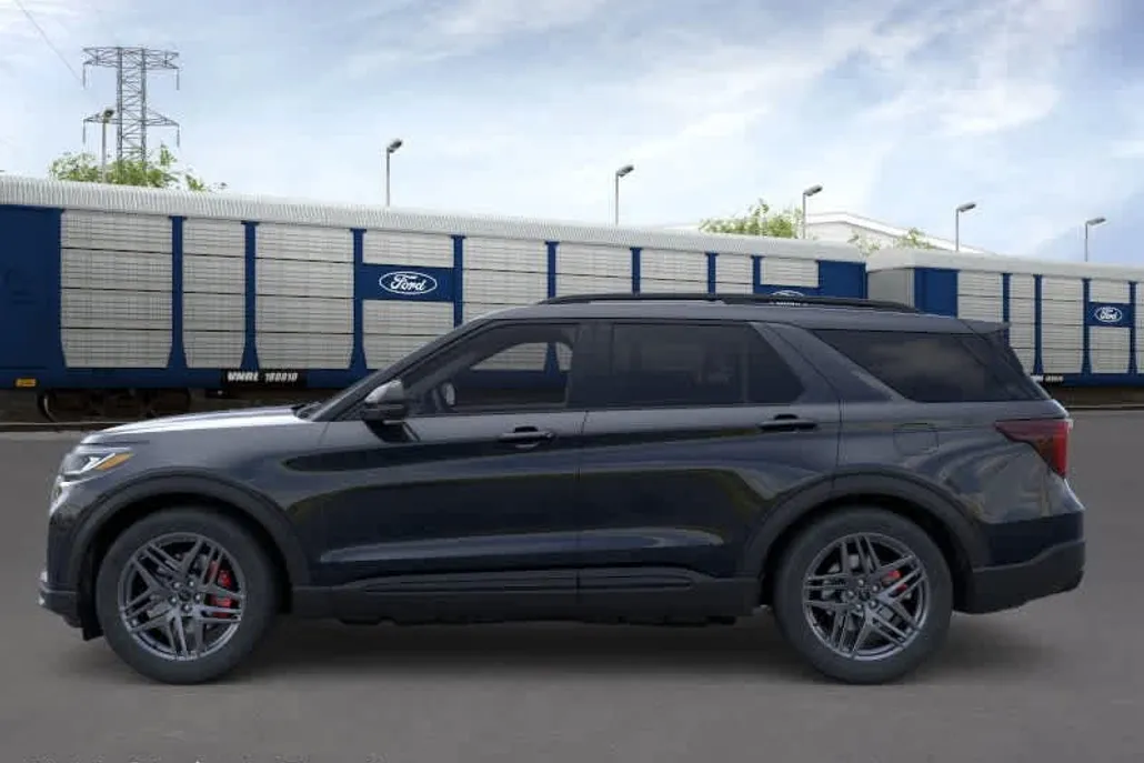 2025 Ford Explorer ST photo 1