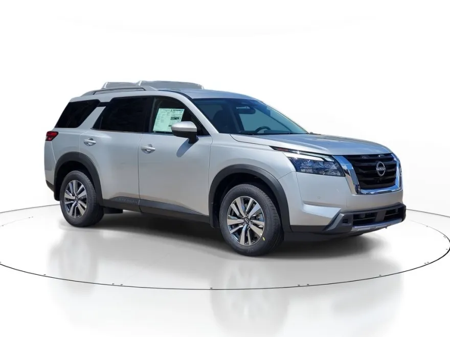 2025 Nissan Pathfinder SL photo 1