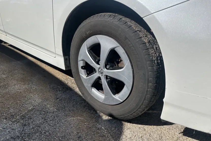 2015 Toyota Prius Four photo 1