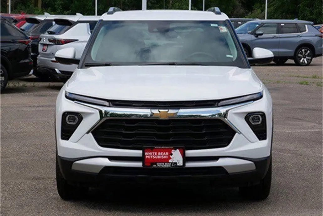 2024 Chevrolet Trailblazer LT photo 1