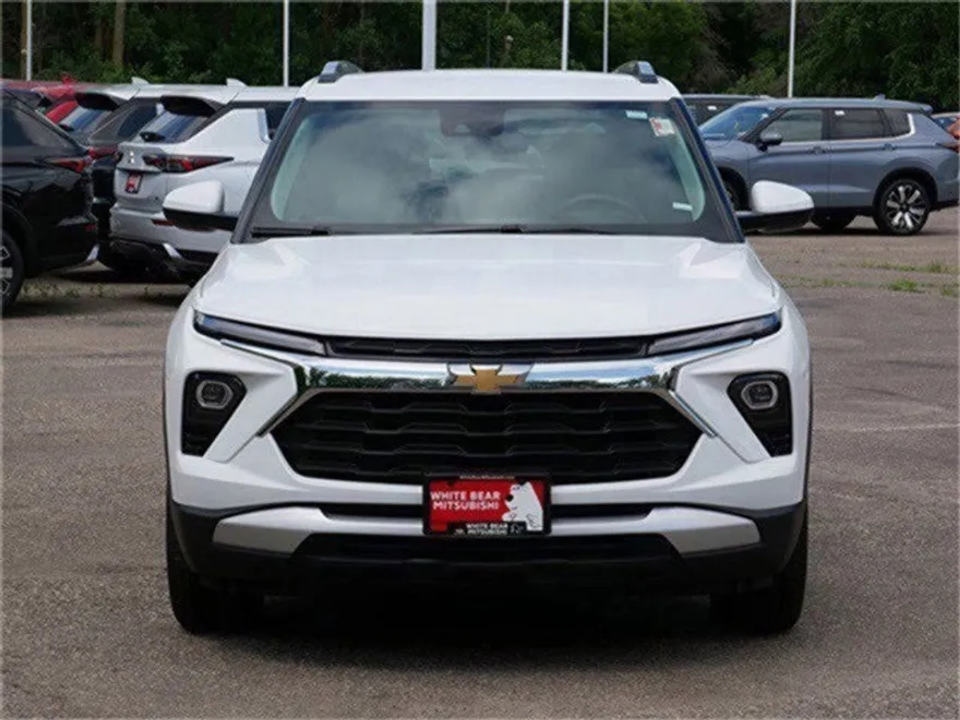 2024 Chevrolet Trailblazer LT photo 1