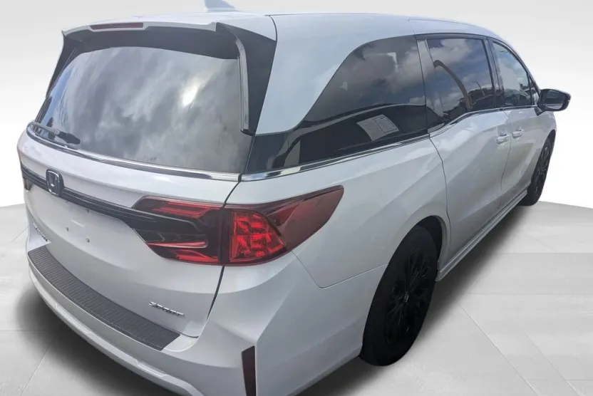 2025 Honda Odyssey photo 1