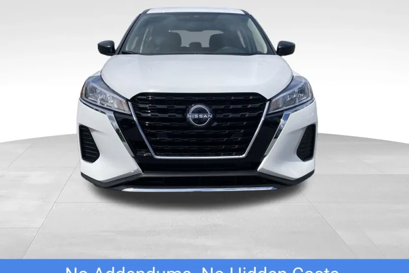 2025 Nissan Kicks Play S photo 1