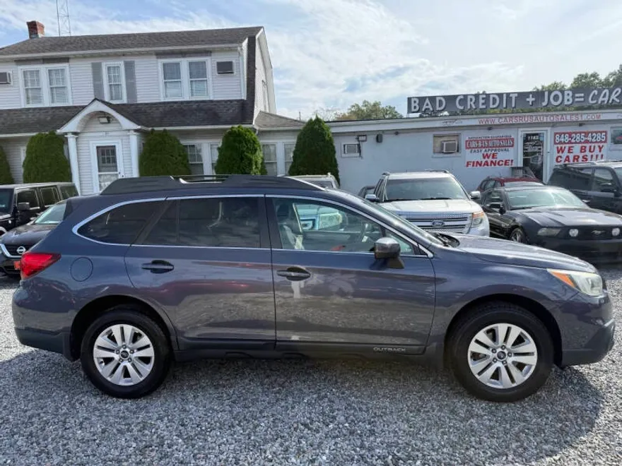 2015 Subaru Outback 2.5i Premium photo 1