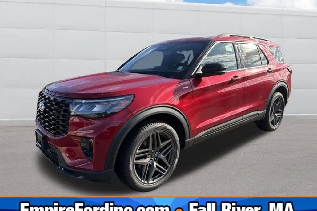 2025 Ford Explorer ST-Line photo 1