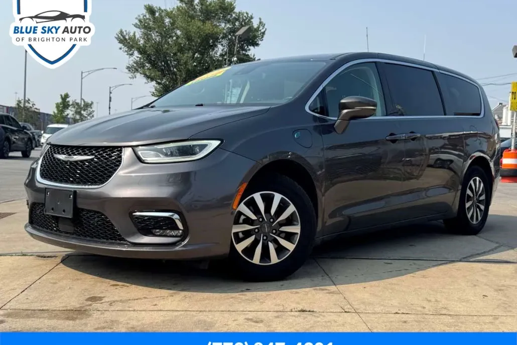 2022 Chrysler Pacifica Hybrid Touring L photo 1