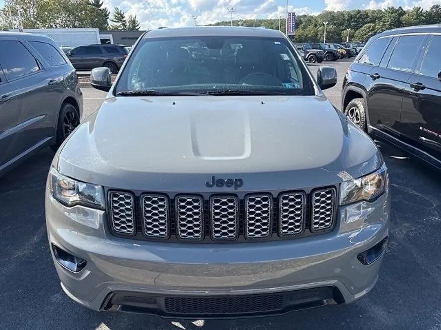2020 Jeep Grand Cherokee Altitude photo 1