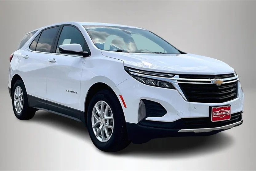 2024 Chevrolet Equinox LT photo 1