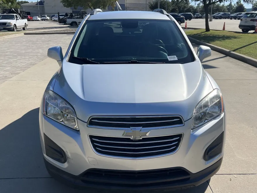 2016 Chevrolet Trax LT photo 1