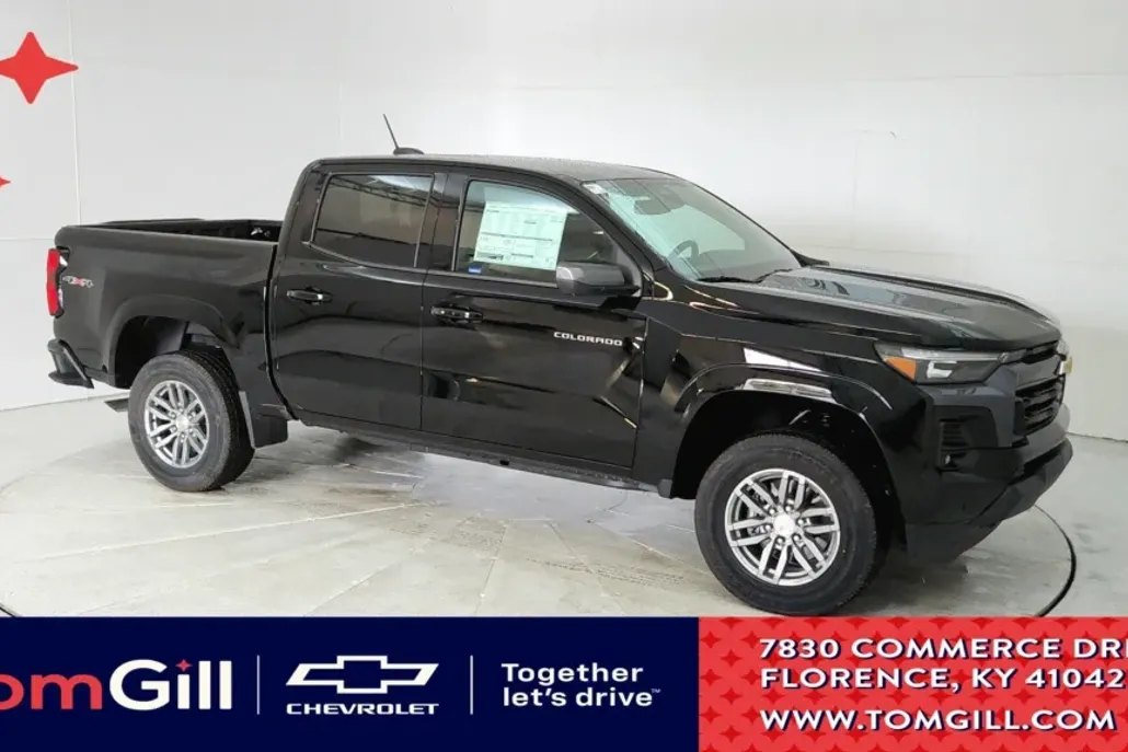 2025 Chevrolet Colorado Work Truck LT photo 1