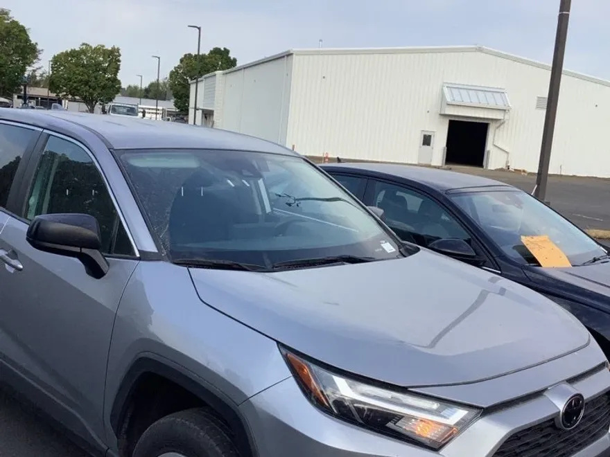 2024 Toyota RAV4 LE photo 1