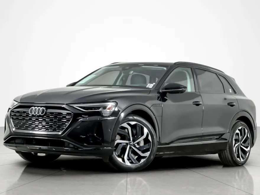2024 Audi Q8 E-tron Prestige photo 1