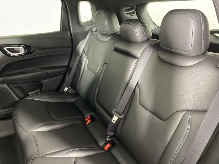 2025 Jeep Compass Limited photo 1