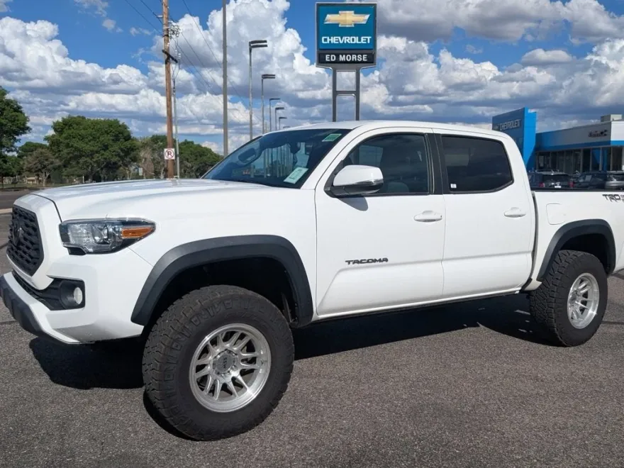 2022 Toyota Tacoma SR5 Double Cab V6 photo 1