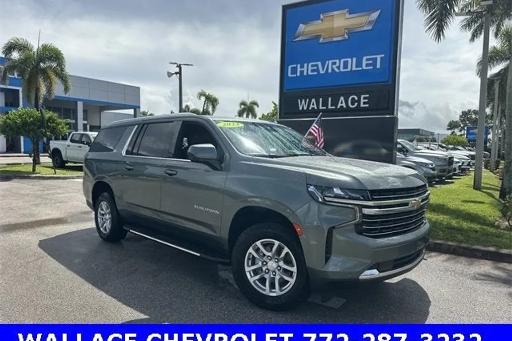 2023 Chevrolet Suburban LT photo 1