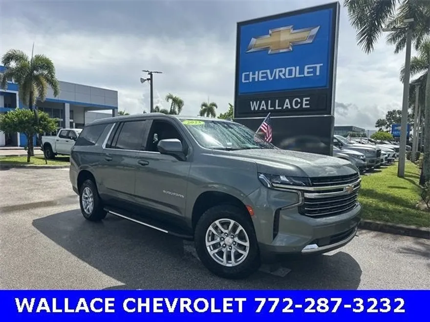 2023 Chevrolet Suburban LT photo 1