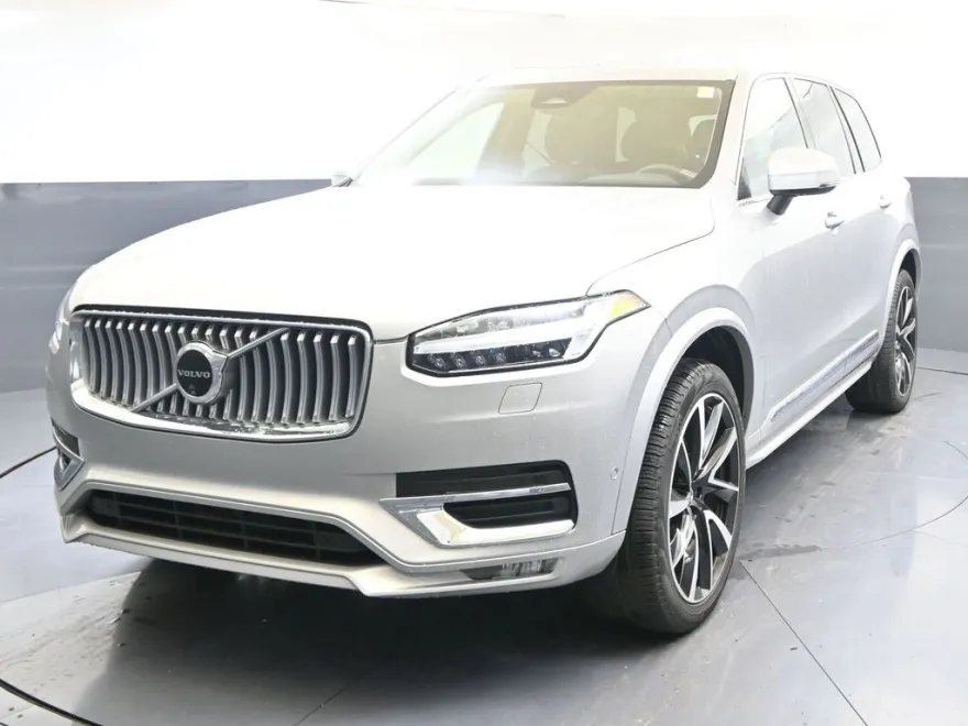 2024 Volvo XC90 Plus photo 1