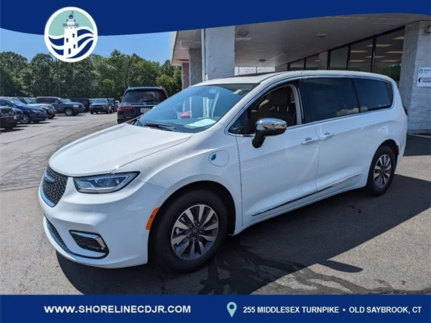 2023 Chrysler Pacifica Limited photo 1