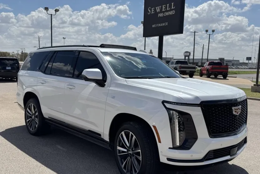 2025 Cadillac Escalade Sport photo 1