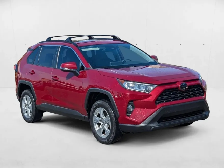 2019 Toyota RAV4 XLE photo 1