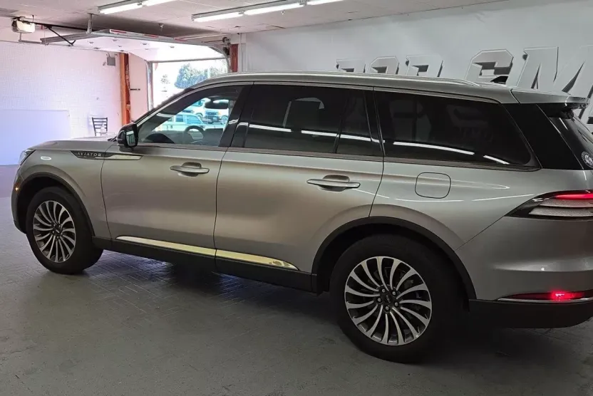 2023 Lincoln Aviator Reserve photo 1
