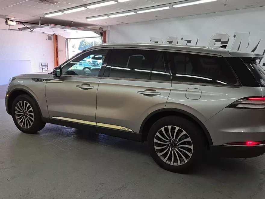 2023 Lincoln Aviator Reserve photo 1