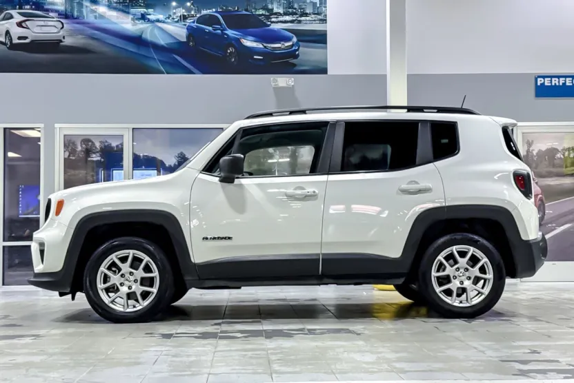 2022 Jeep Renegade Latitude photo 1