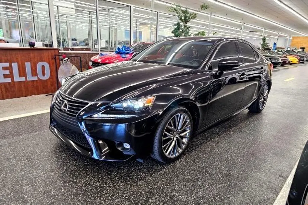 2016 Lexus IS 300 AWD photo 1