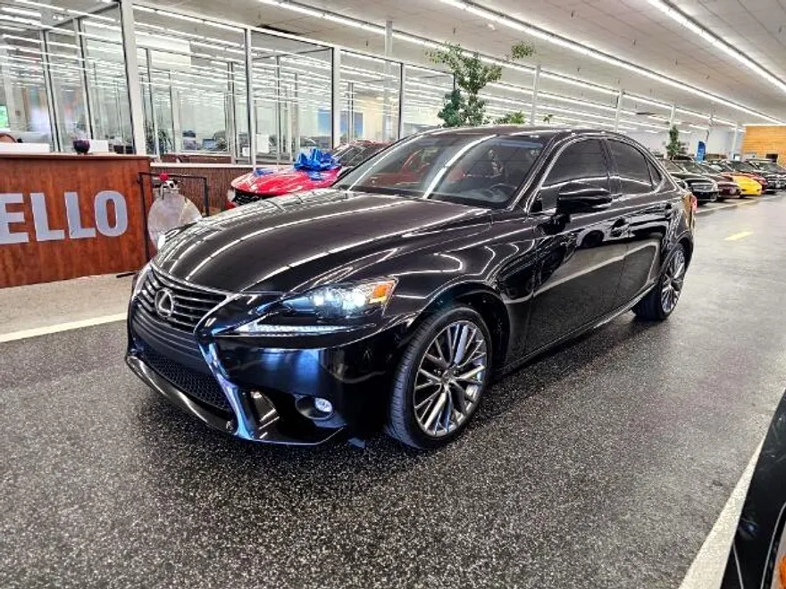 2016 Lexus IS 300 AWD photo 1