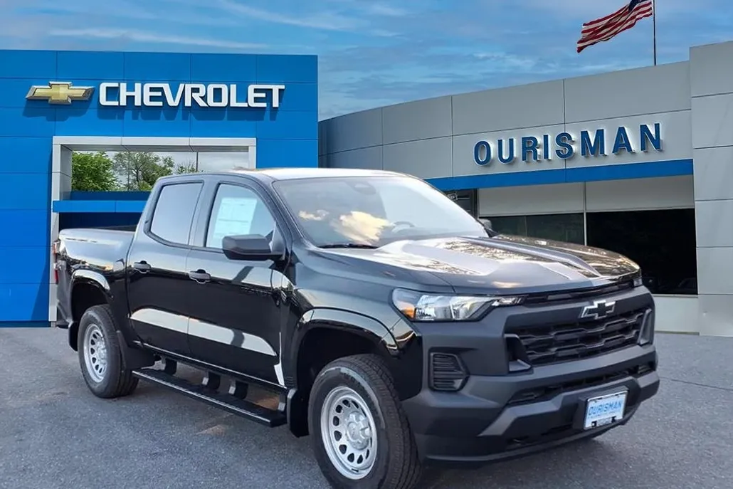 2026 Chevrolet Colorado Work Truck photo 1