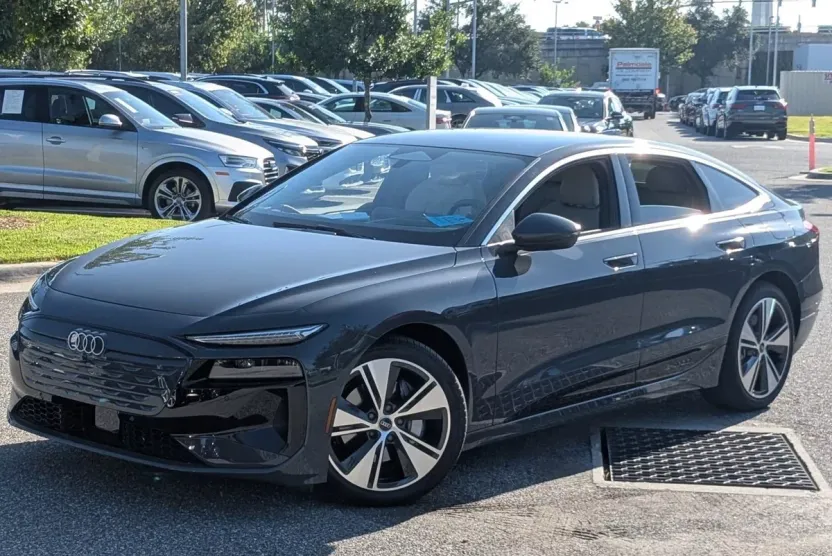 2025 Audi A6 Premium Plus photo 1