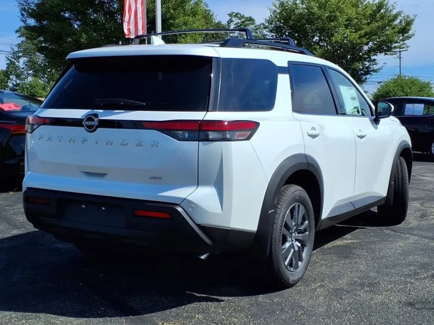 2025 Nissan Pathfinder SV photo 1