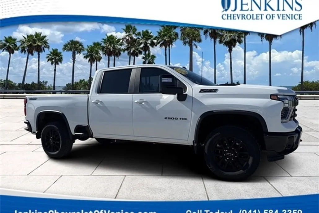 2025 Chevrolet Silverado 2500HD LT photo 1