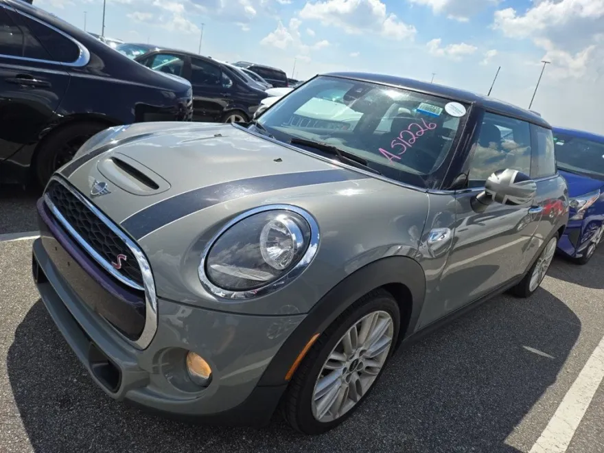 2019 Mini Cooper Hardtop S photo 1