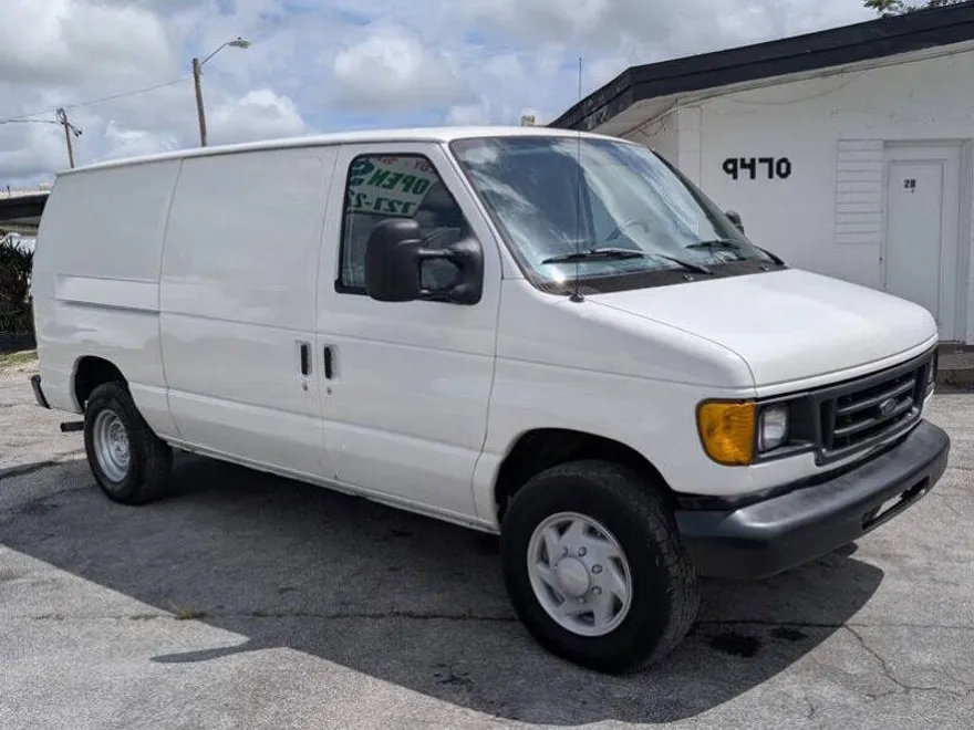 2007 Ford E-250 photo 1
