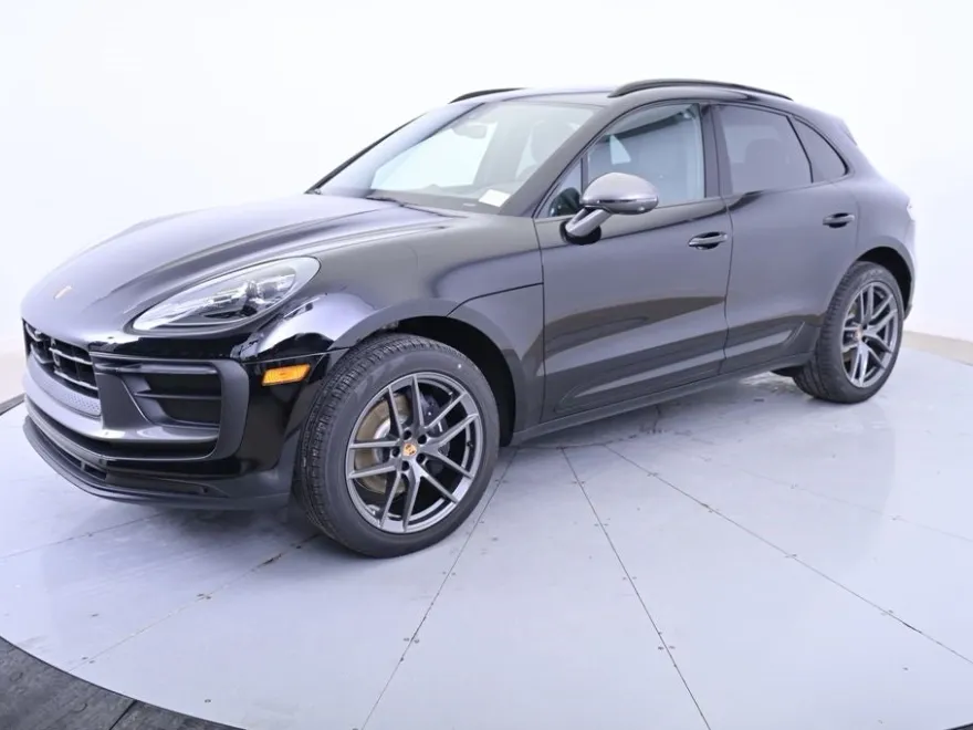 2025 Porsche Macan Base photo 1