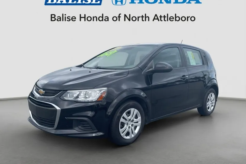2020 Chevrolet Sonic LT photo 1