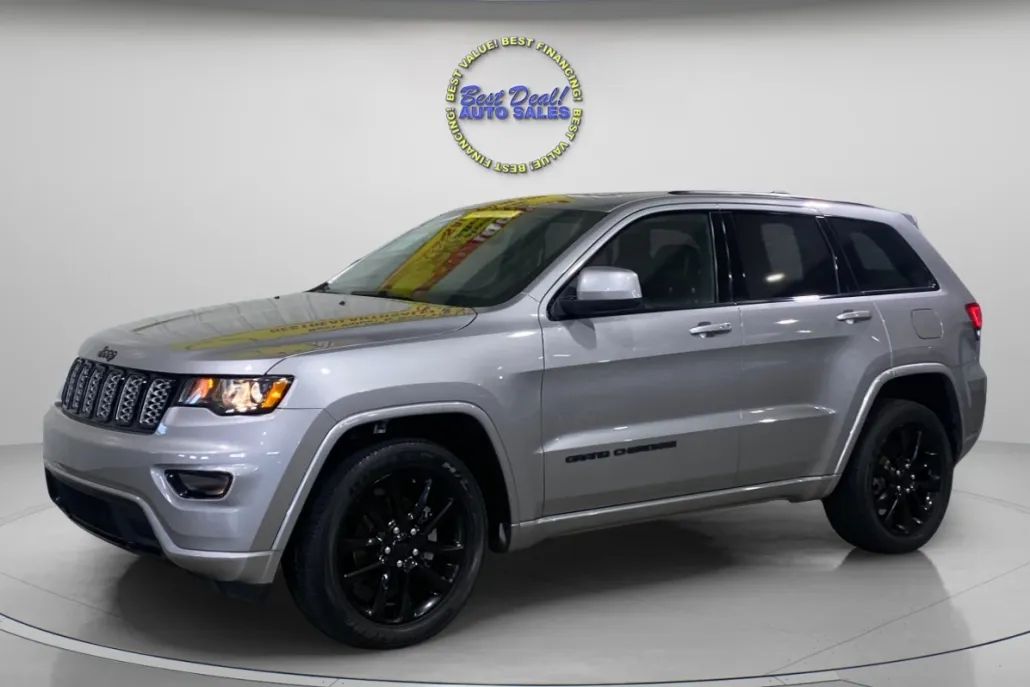 2020 Jeep Grand Cherokee Laredo photo 1
