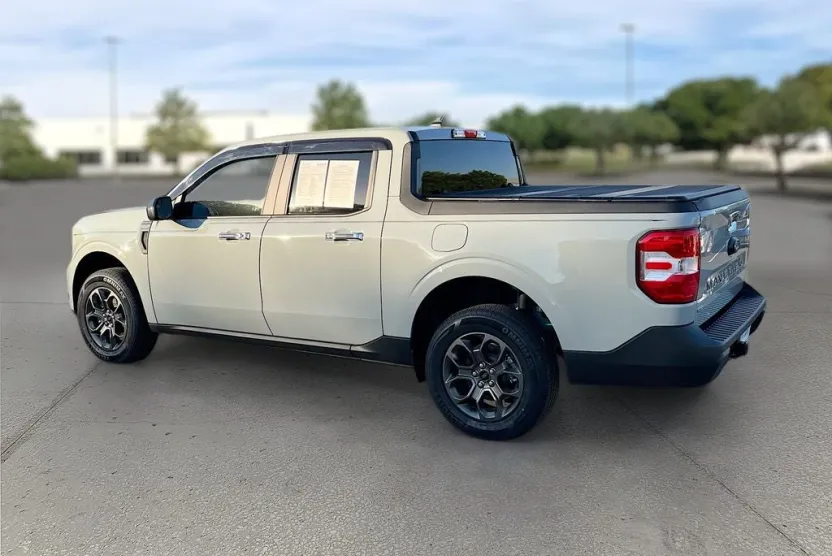 2024 Ford Maverick XLT photo 1