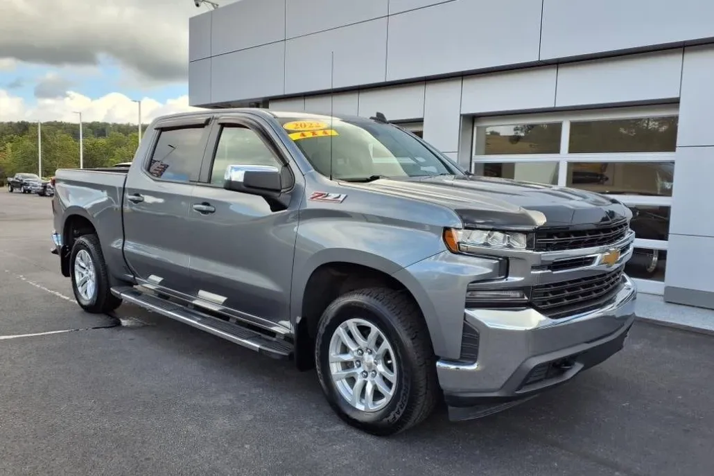2022 Chevrolet Silverado 1500 LT photo 1